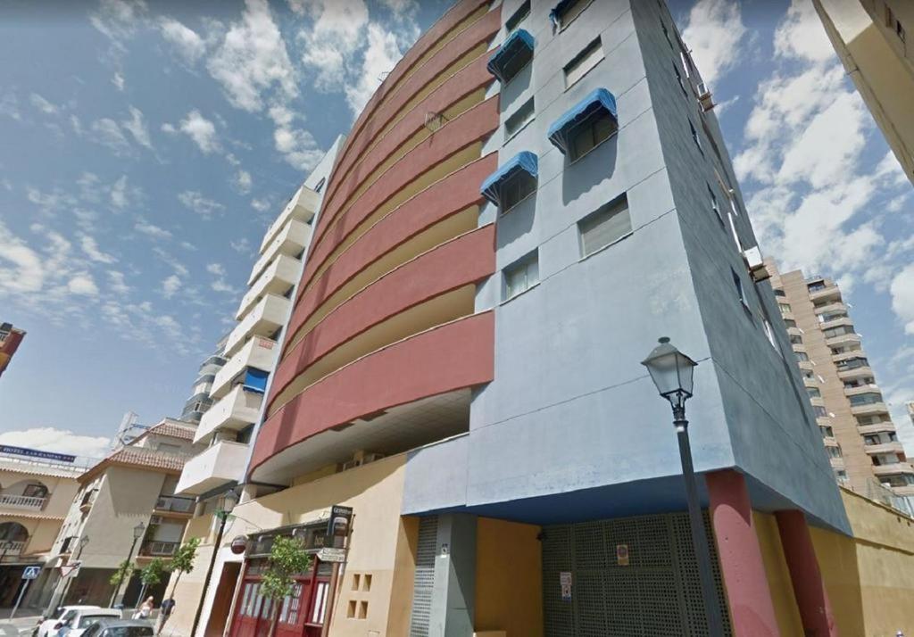 Gran Apartamento Cerca De La Playa Con Piscina En El Centro Fuengirola Eksteriør billede